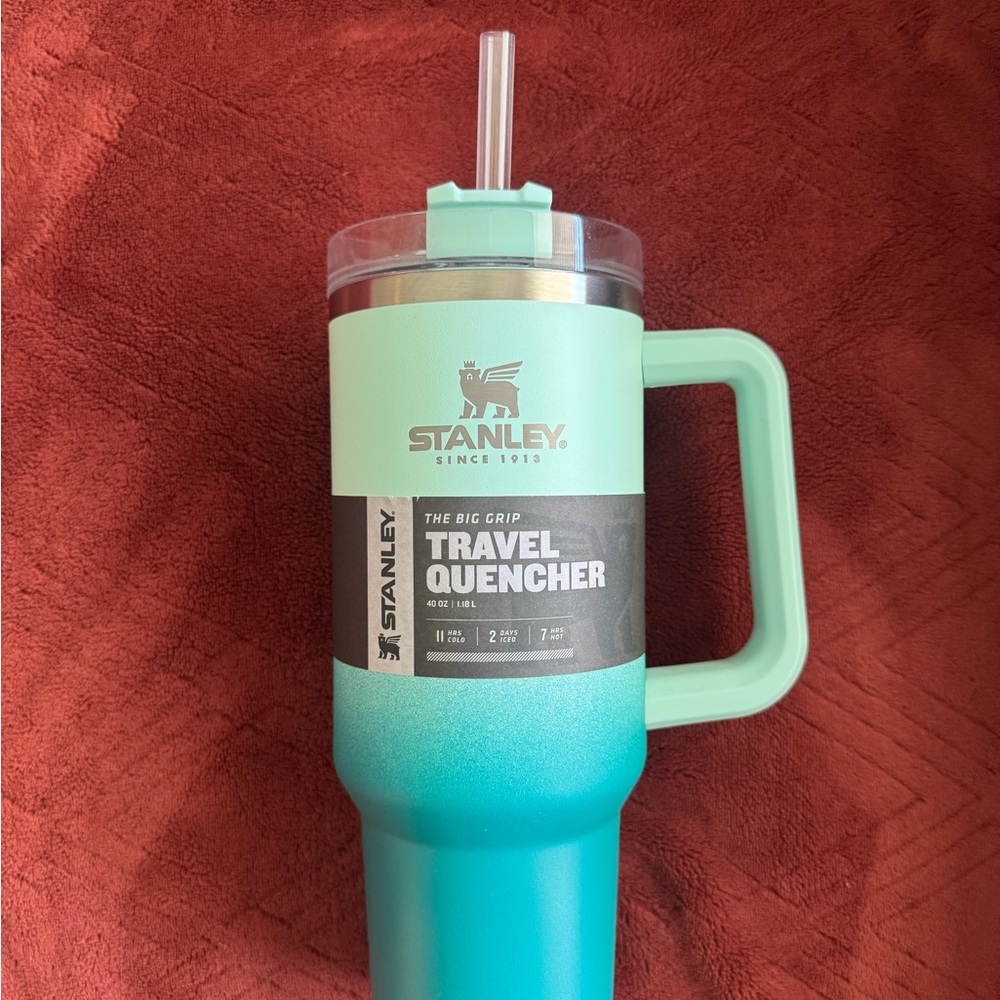 BNWT TARGET EXCLUSIVE BAY OMBRE STANLEY TUMBLER
